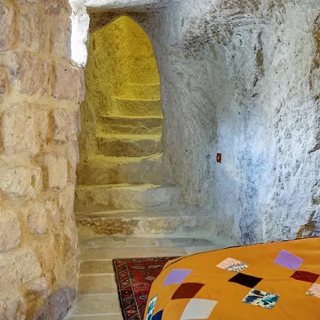 Hotel Gibos Cave *