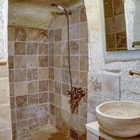 Gibos Cave Отель *