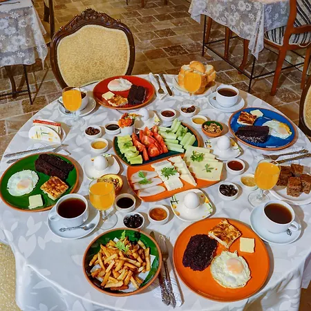 Gibos Cave Отель *