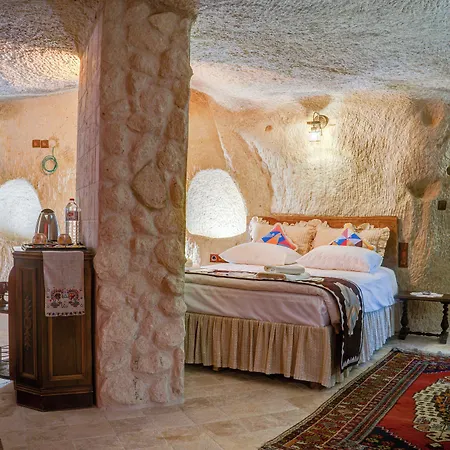 Gibos Cave Hotel *