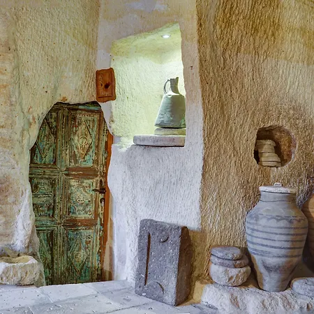 Hotel Gibos Cave *